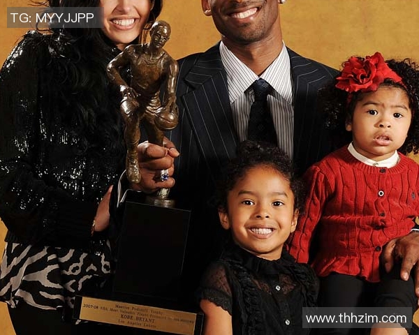 克瓦拉茨赫利亚欧冠首秀就封神