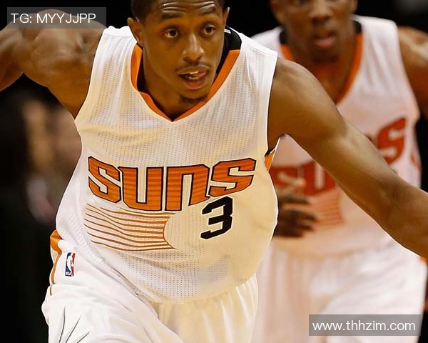 科斯蒂奇这脚传球洞穿整条防线